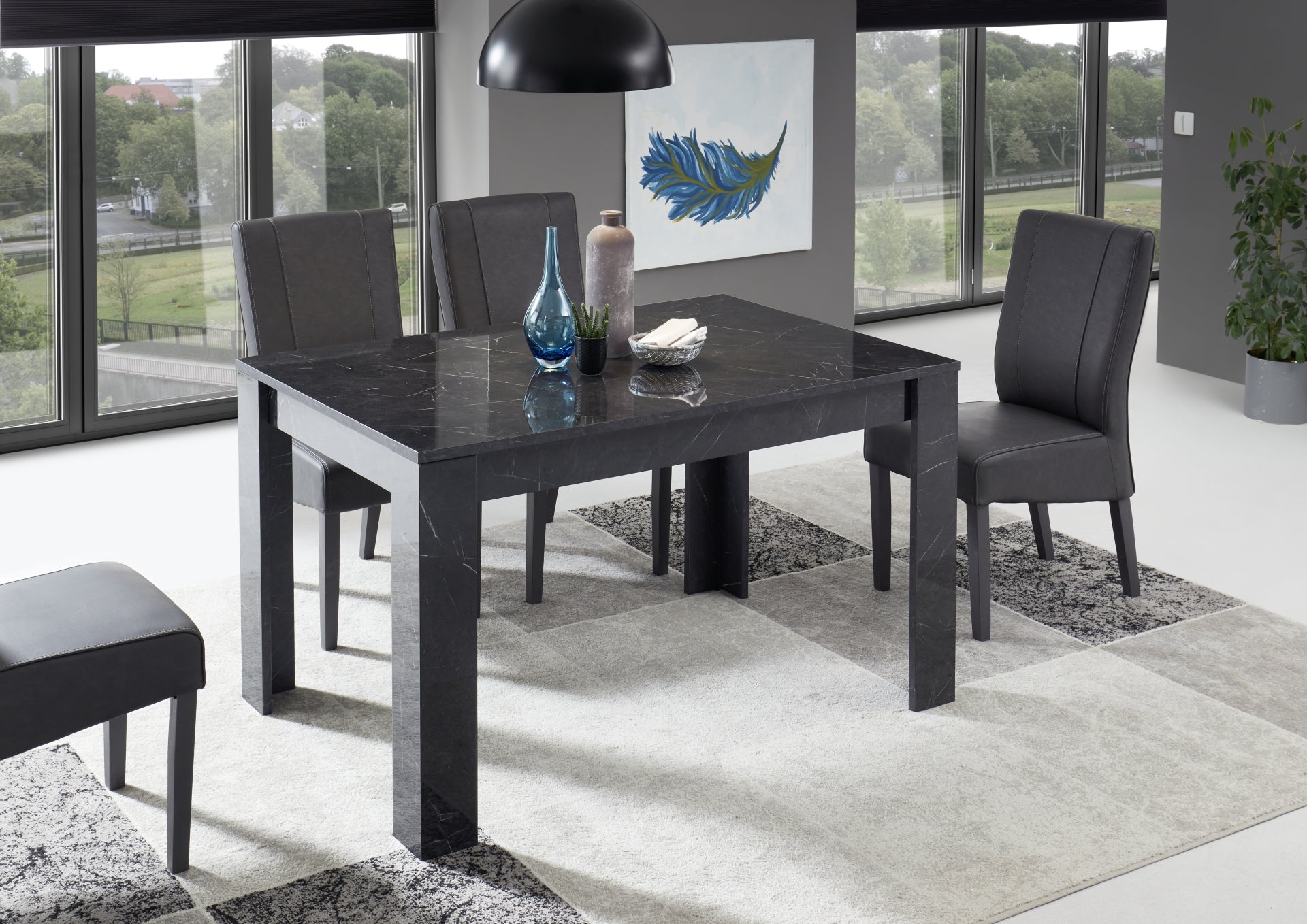 Table de repas
180 cm., marbre noir lacqué brillant, MODENA