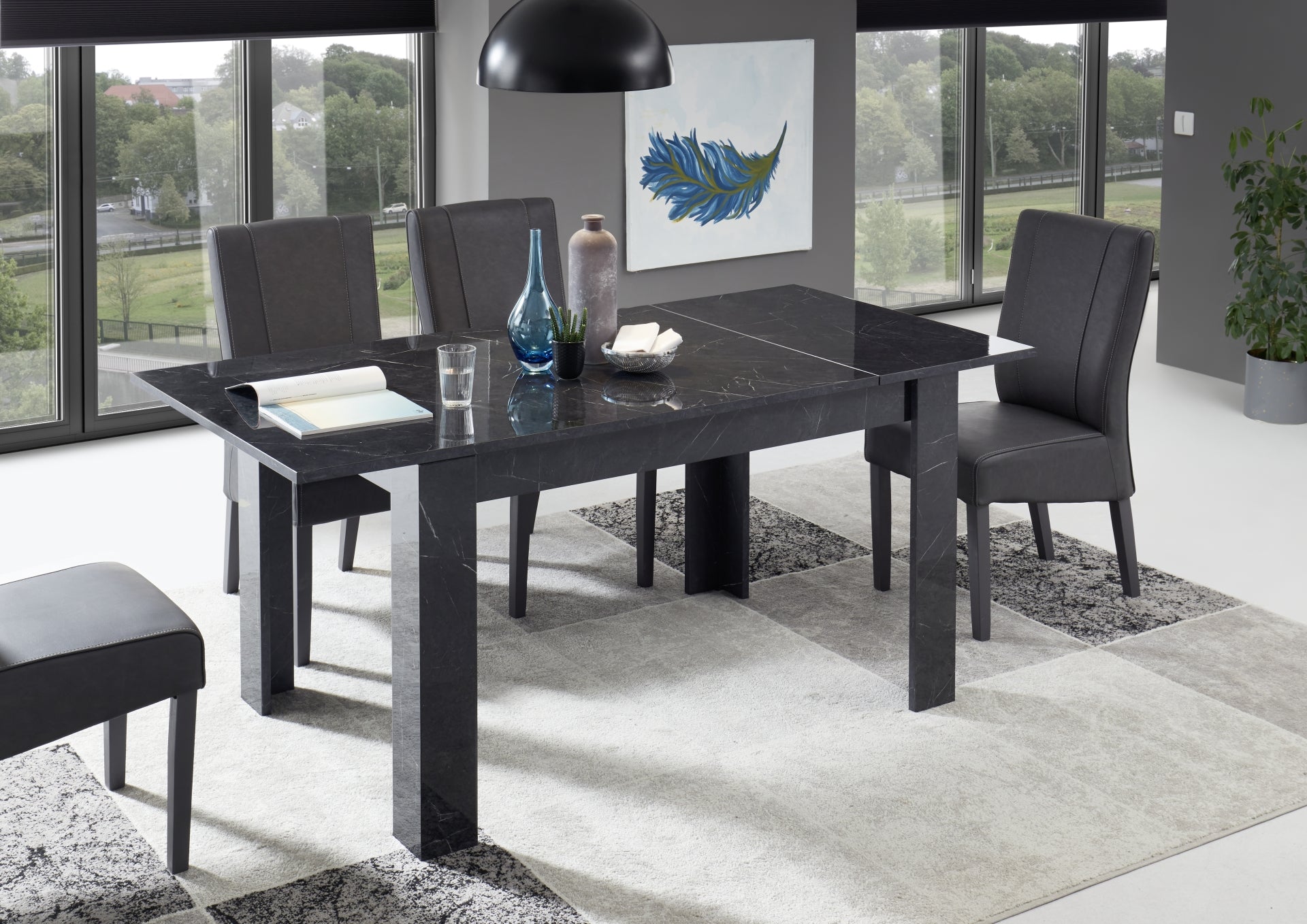 Table de repas
180 cm., marbre noir lacqué brillant, MODENA